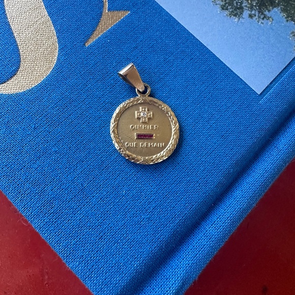 Augis Love token. 18k solid gold with diamonds and rubies. - Picture 3 of 4